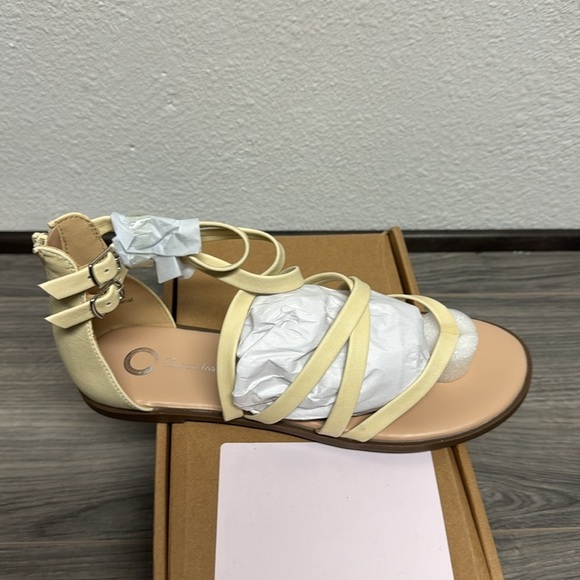 Journee Womens Zailie Gladiator Flat Sandals - Picture 6 of 7